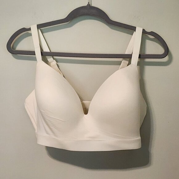 Soma Lightly Padded Bra Size 42D Off white Enbliss Wireless Soft Cup - Picture 1 of 5